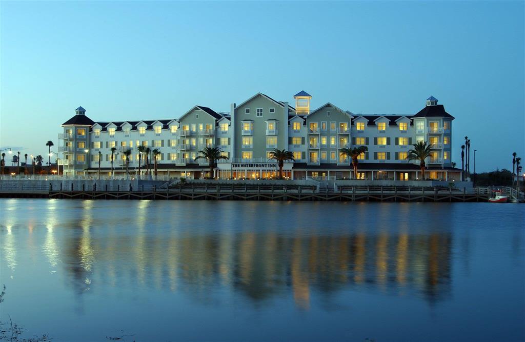 דה וילאג'ס The Waterfront Inn מראה חיצוני תמונה