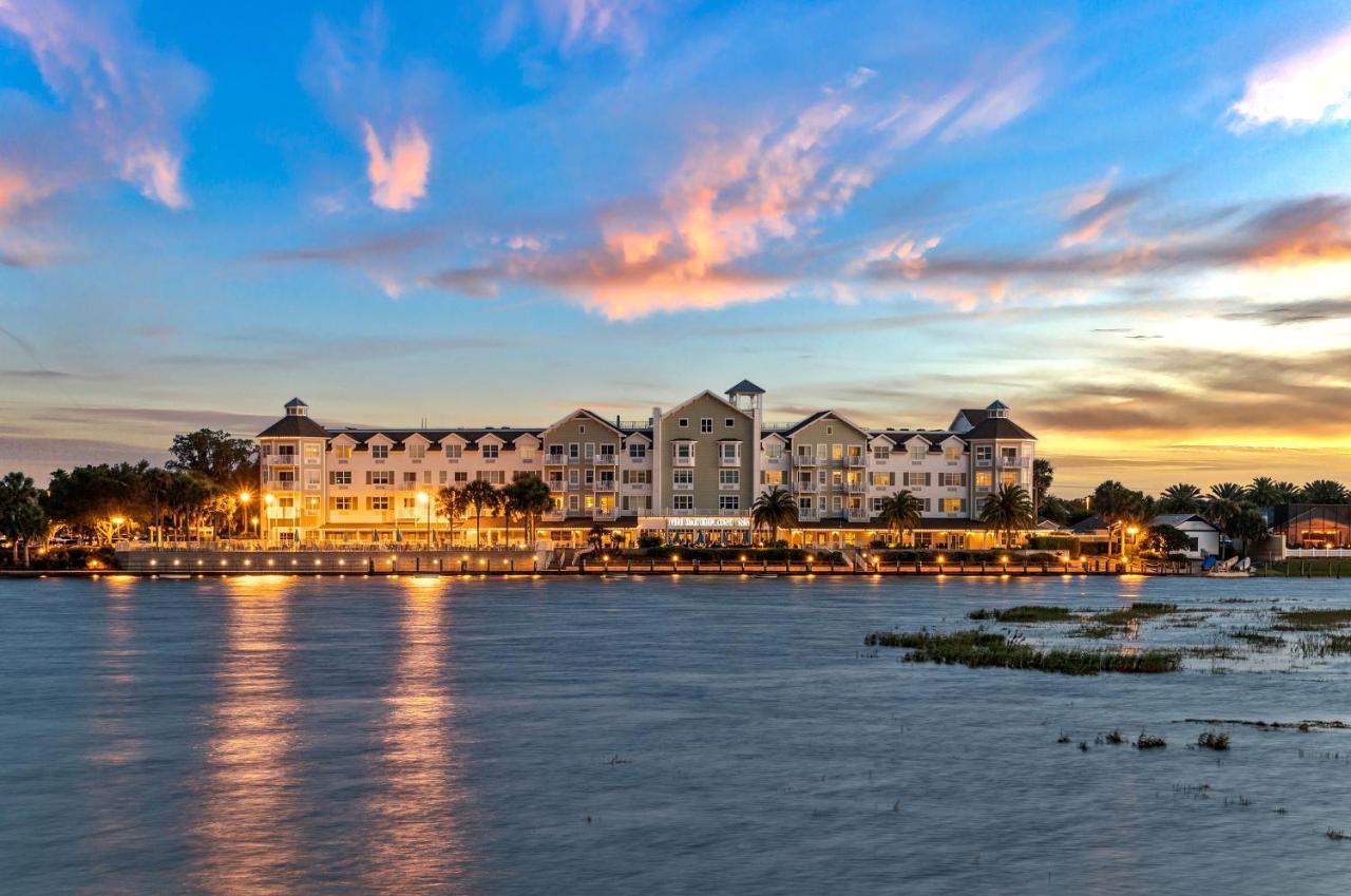 דה וילאג'ס The Waterfront Inn מראה חיצוני תמונה