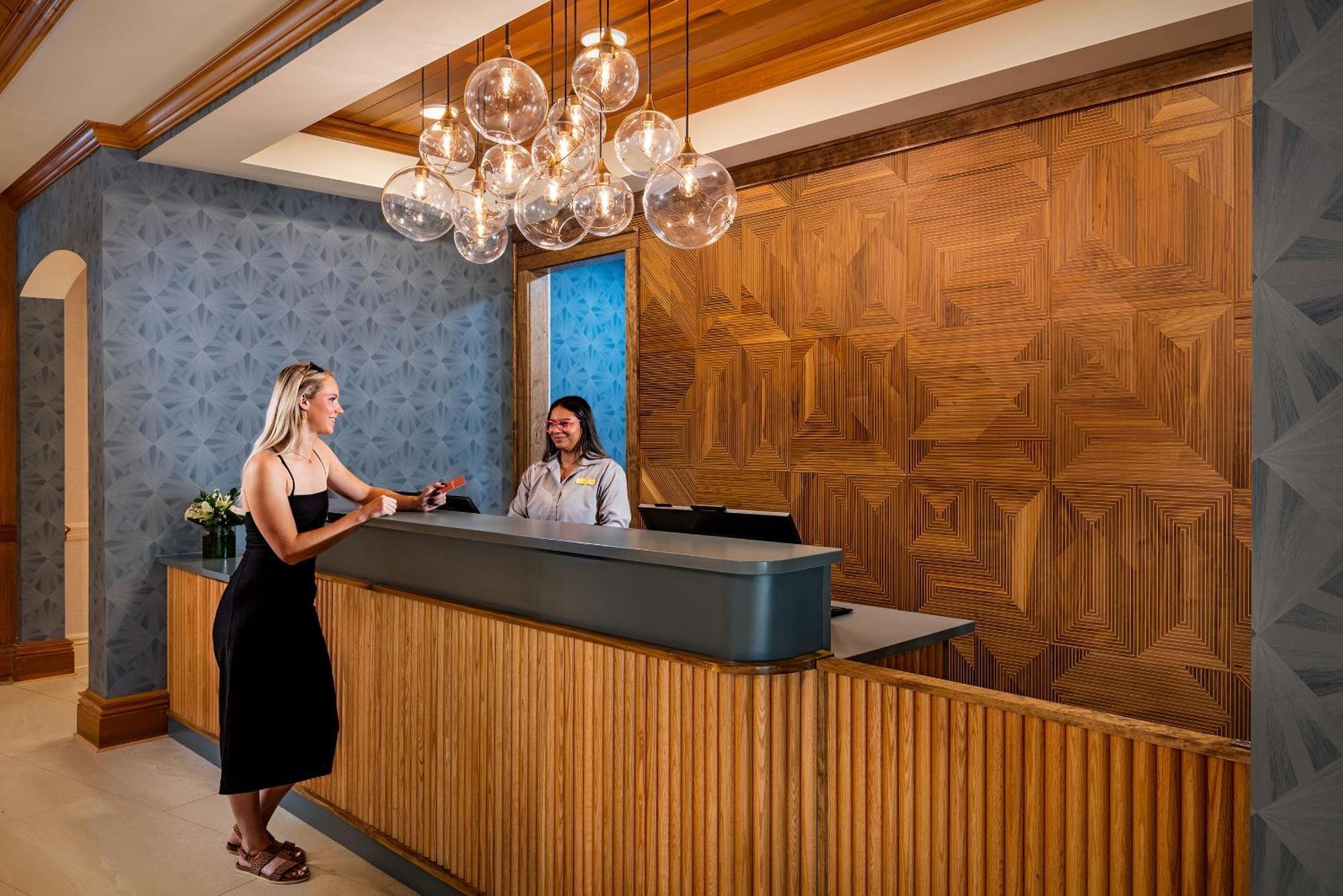 דה וילאג'ס The Waterfront Inn מראה חיצוני תמונה