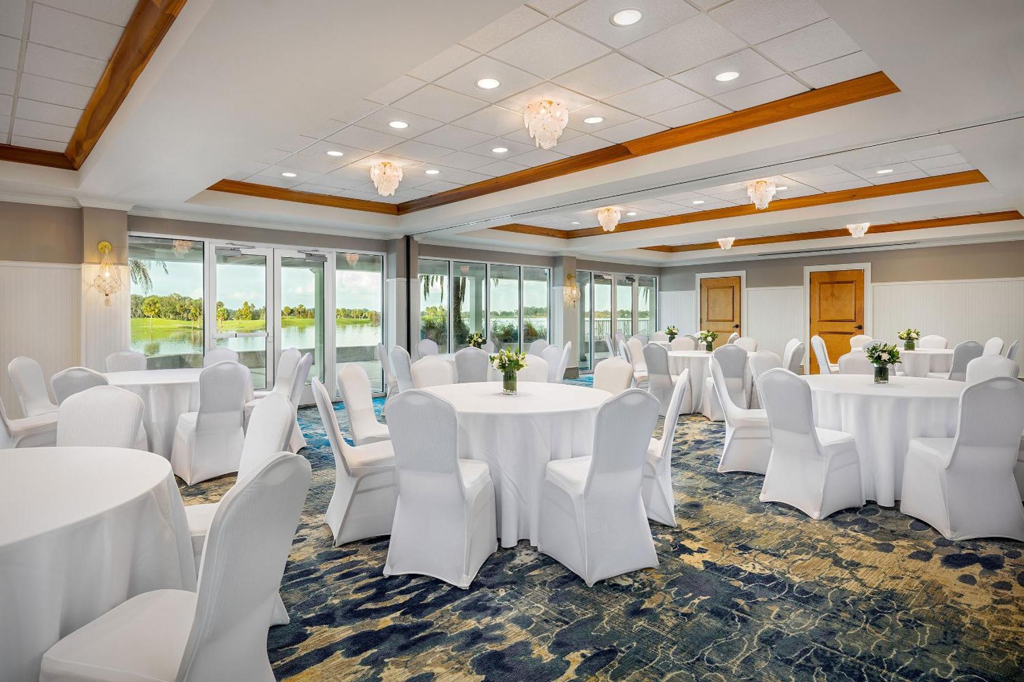 דה וילאג'ס The Waterfront Inn מראה חיצוני תמונה