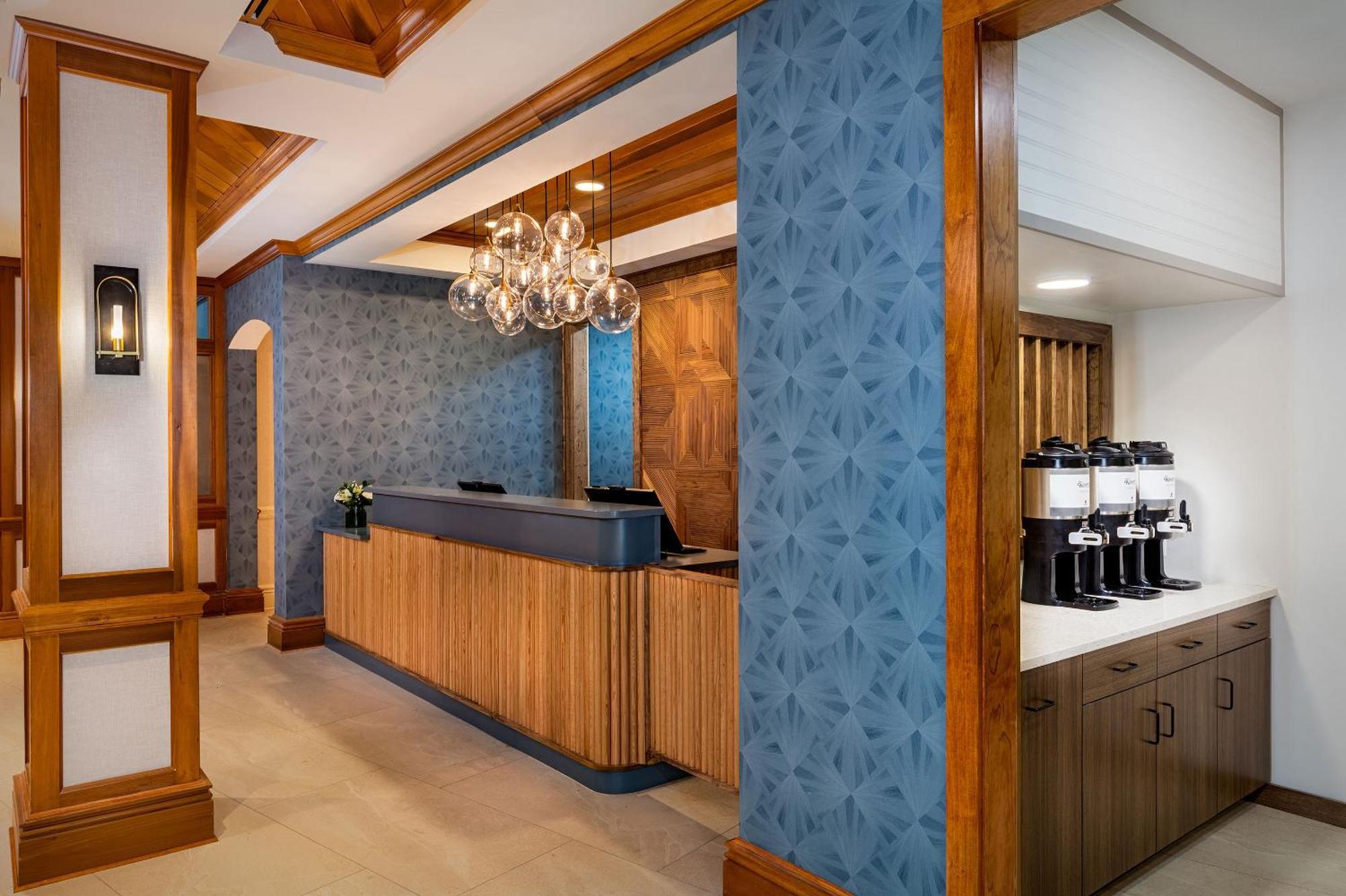 דה וילאג'ס The Waterfront Inn מראה חיצוני תמונה