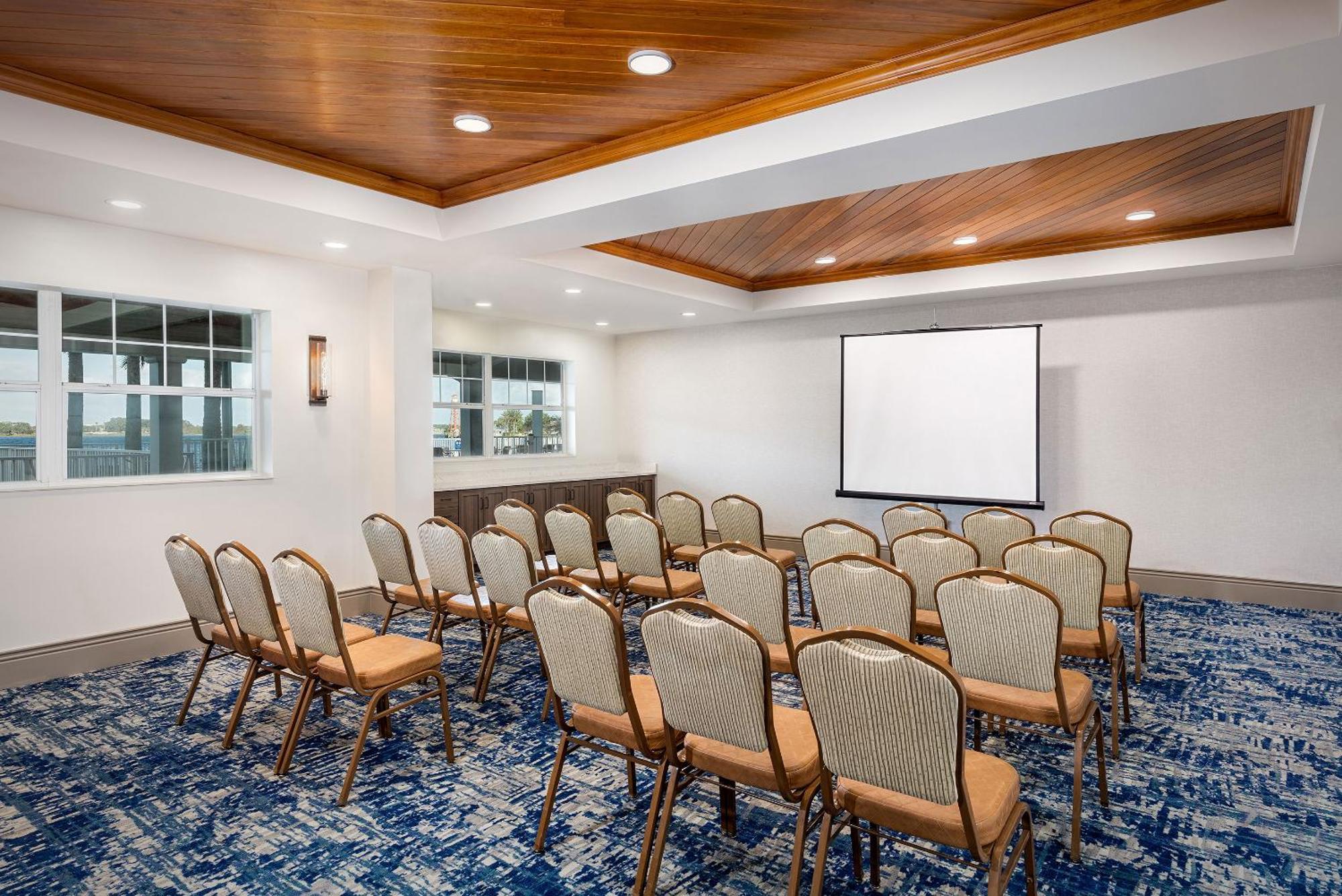 דה וילאג'ס The Waterfront Inn מראה חיצוני תמונה