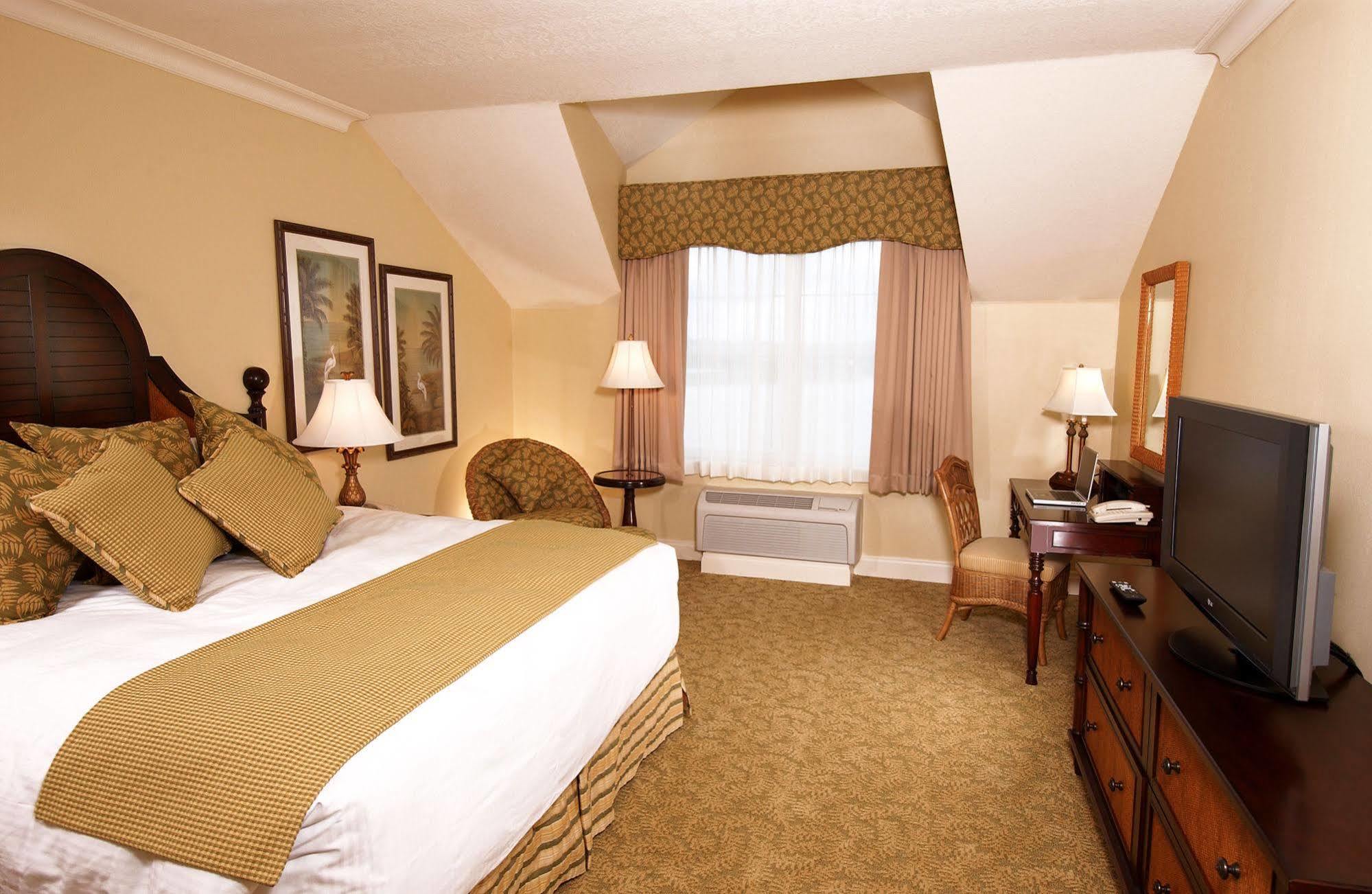 דה וילאג'ס The Waterfront Inn מראה חיצוני תמונה